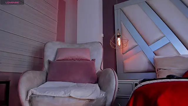 Janna Rousse  online show from 09/13/25, 02:17