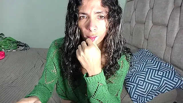 Nadia Monroe online show from 12/15/24, 09:35