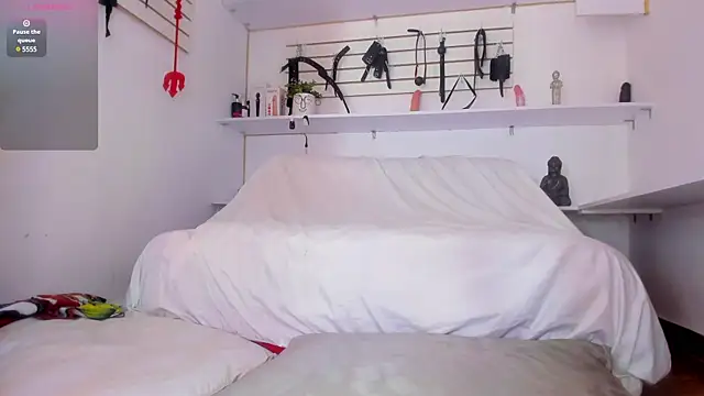 Alejandra Dunn online show from 02/26/25, 01:41