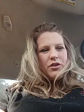 Snapshot of Cumonkatie chatting on 01/15/26, 02:21 Cumonkatie online show from 01/15/26, 02:21