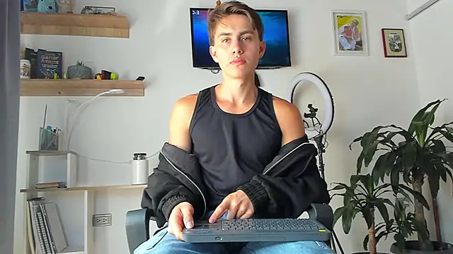 manucute 23  online show from 11/29/25, 05:49