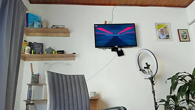 manucute 23  online show from 12/03/25, 02:37