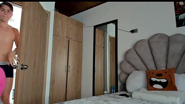 manucute 23  online show from 04/20/26, 02:53