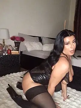 Snapshot of GiseleReine chatting on 03/15/25, 04:43 GiseleReine online show from 03/15/25, 04:43