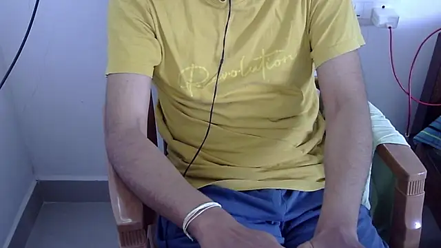 Snapshot of The_SHY_uncut chatting on 05/12/26, 03:47 The SHY uncut online show from 05/12/26, 03:47