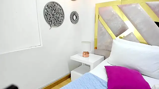 Oriana Guzman online show from 02/04/25, 06:27