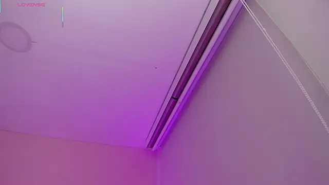 Oriana Guzman online show from 03/04/26, 01:22