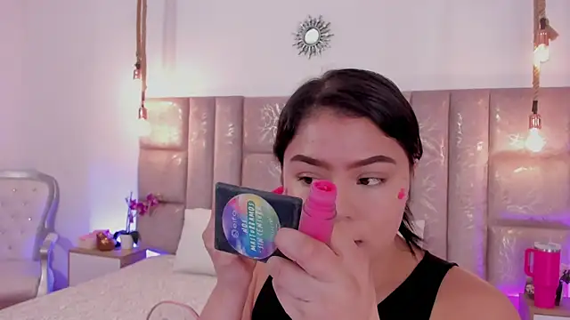 Snapshot of Oriana_Guzman chatting on 07/10/26, 12:37 Oriana Guzman online show from 07/10/26, 12:37