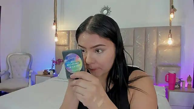 Snapshot of Oriana_Guzman chatting on 07/19/26, 11:08 Oriana Guzman online show from 07/19/26, 11:08