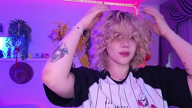 albaismynameX online show from 03/28/26, 12:16