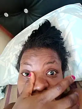 hotgal1112 online show from 02/04/26, 07:47