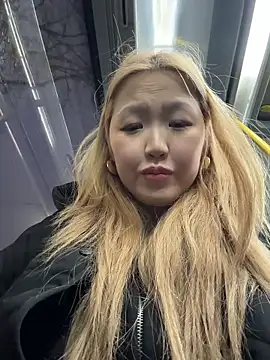 Aiko Yumi online show from 04/22/26, 05:58