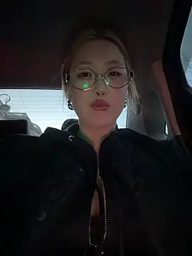 Aiko Yumi online show from 04/24/26, 05:59