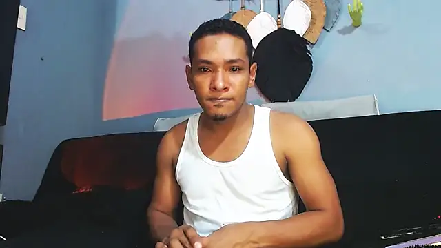 Snapshot of Grandeygruesa1 chatting on 05/14/26, 06:42 Grandeygruesa1 online show from 05/14/26, 06:42
