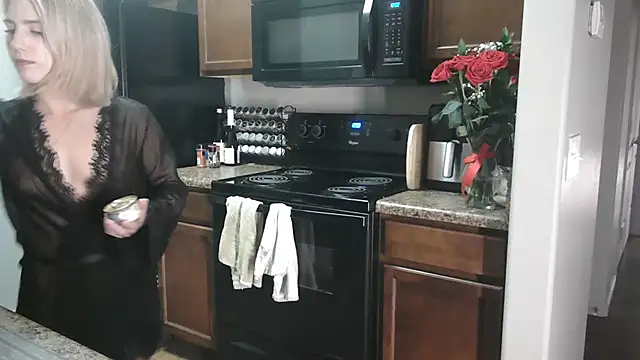 Snapshot of NatalieKneals chatting on 02/16/25, 07:04 NatalieKneals online show from 02/16/25, 07:04