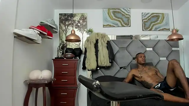 Snapshot of KING_FIT chatting on 02/04/25, 06:38 KING FIT online show from 02/04/25, 06:38