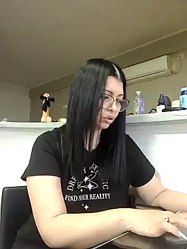 Snapshot of Milf_Abigail chatting on 01/25/25, 05:51 Milf Abigail online show from 01/25/25, 05:51