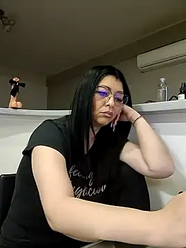 Snapshot of Milf_Abigail chatting on 01/31/25, 05:30 Milf Abigail online show from 01/31/25, 05:30