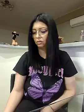 Snapshot of Milf_Abigail chatting on 02/01/25, 04:14 Milf Abigail online show from 02/01/25, 04:14