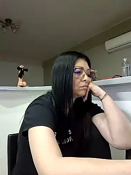 Snapshot of Milf_Abigail chatting on 02/03/25, 01:52 Milf Abigail online show from 02/03/25, 01:52