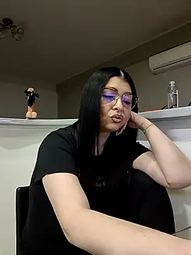 Snapshot of Milf_Abigail chatting on 02/07/25, 05:10 Milf Abigail online show from 02/07/25, 05:10