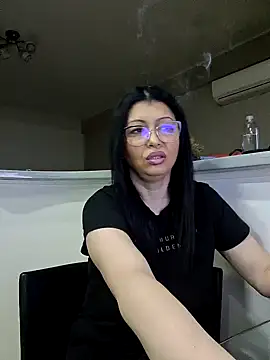 Snapshot of Milf_Abigail chatting on 02/22/25, 01:11 Milf Abigail online show from 02/22/25, 01:11