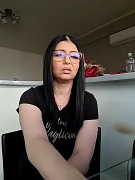 Snapshot of Milf_Abigail chatting on 03/04/25, 07:08 Milf Abigail online show from 03/04/25, 07:08