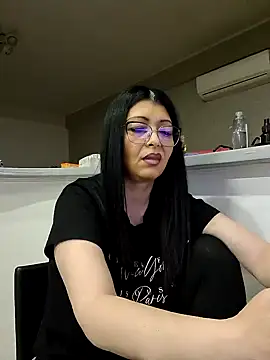 Snapshot of Milf_Abigail chatting on 03/16/25, 04:20 Milf Abigail online show from 03/16/25, 04:20