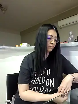 Snapshot of Milf_Abigail chatting on 03/17/25, 02:52 Milf Abigail online show from 03/17/25, 02:52