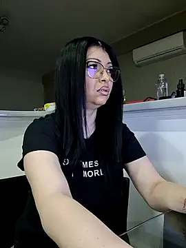 Snapshot of Milf_Abigail chatting on 03/18/25, 12:49 Milf Abigail online show from 03/18/25, 12:49