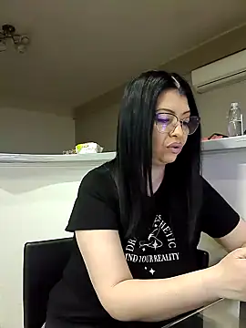 Snapshot of Milf_Abigail chatting on 03/19/25, 02:27 Milf Abigail online show from 03/19/25, 02:27