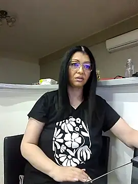 Snapshot of Milf_Abigail chatting on 03/20/25, 02:08 Milf Abigail online show from 03/20/25, 02:08