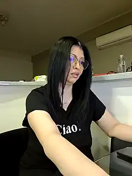 Snapshot of Milf_Abigail chatting on 03/22/25, 01:32 Milf Abigail online show from 03/22/25, 01:32