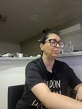 Snapshot of Milf_Abigail chatting on 09/20/25, 03:29 Milf Abigail online show from 09/20/25, 03:29