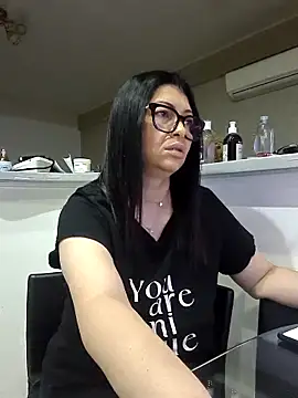 Snapshot of Milf_Abigail chatting on 09/21/25, 01:29 Milf Abigail online show from 09/21/25, 01:29