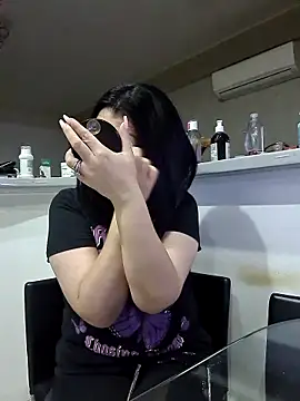 Snapshot of Milf_Abigail chatting on 10/03/25, 01:35 Milf Abigail online show from 10/03/25, 01:35