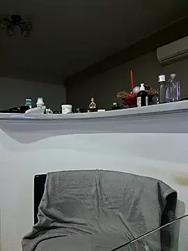 Snapshot of Milf_Abigail chatting on 10/17/25, 01:09 Milf Abigail online show from 10/17/25, 01:09