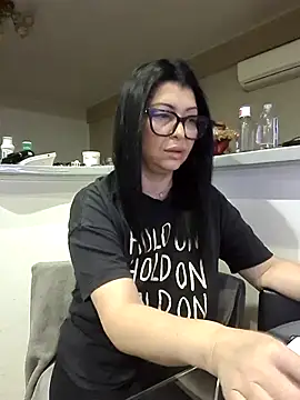 Snapshot of Milf_Abigail chatting on 10/20/25, 01:28 Milf Abigail online show from 10/20/25, 01:28