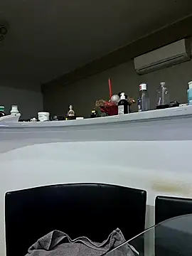 Snapshot of Milf_Abigail chatting on 10/23/25, 02:00 Milf Abigail online show from 10/23/25, 02:00