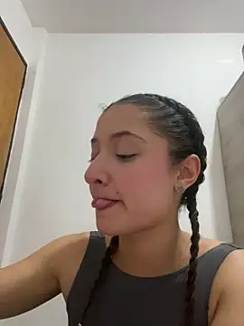 Snapshot of Alicia_ALICIA chatting on 05/20/26, 10:49 Alicia ALICIA online show from 05/20/26, 10:49