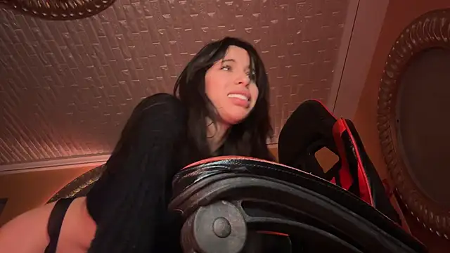 Snapshot of ORLA86 chatting on 02/20/25, 06:50 ORLA86 online show from 02/20/25, 06:50