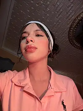 Snapshot of ORLA86 chatting on 09/23/25, 11:19 ORLA86 online show from 09/23/25, 11:19