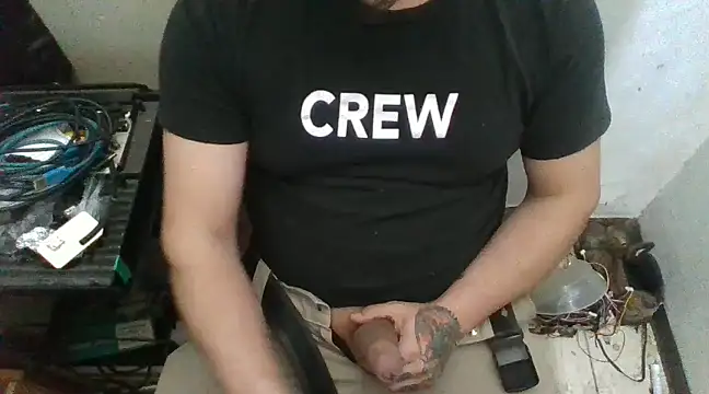 Snapshot of AlanDickson chatting on 12/08/24, 01:13 AlanDickson online show from 12/08/24, 01:13