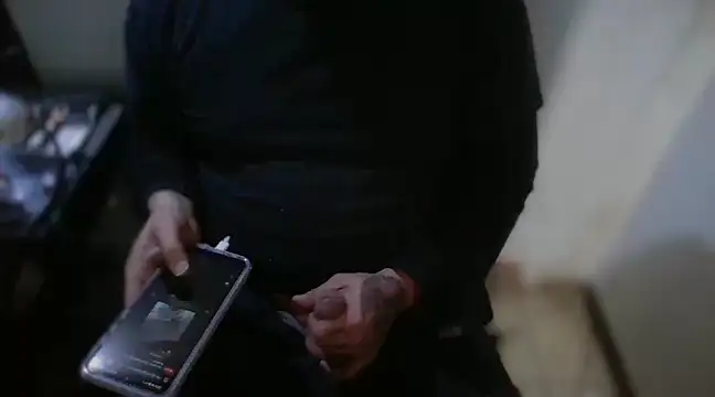 Snapshot of AlanDickson chatting on 12/10/24, 12:05 AlanDickson online show from 12/10/24, 12:05