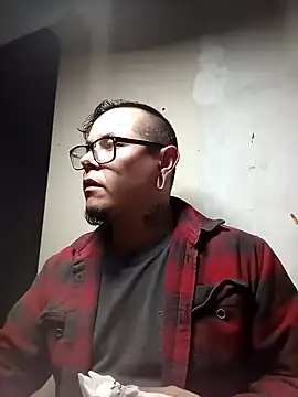 Snapshot of AlanDickson chatting on 01/26/25, 05:02 AlanDickson online show from 01/26/25, 05:02