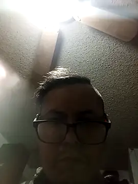 Snapshot of AlanDickson chatting on 03/03/25, 11:22 AlanDickson online show from 03/03/25, 11:22