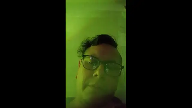 Snapshot of AlanDickson chatting on 12/22/25, 09:28 AlanDickson online show from 12/22/25, 09:28