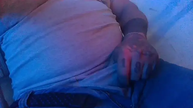 Snapshot of AlanDickson chatting on 02/09/26, 07:45 AlanDickson online show from 02/09/26, 07:45