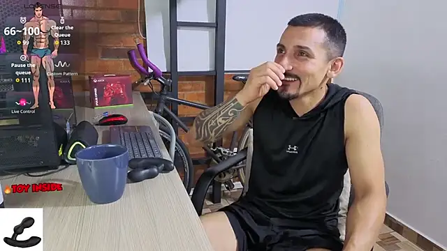 Snapshot of Marck_Muscle chatting on 07/17/26, 11:20 Marck Muscle online show from 07/17/26, 11:20