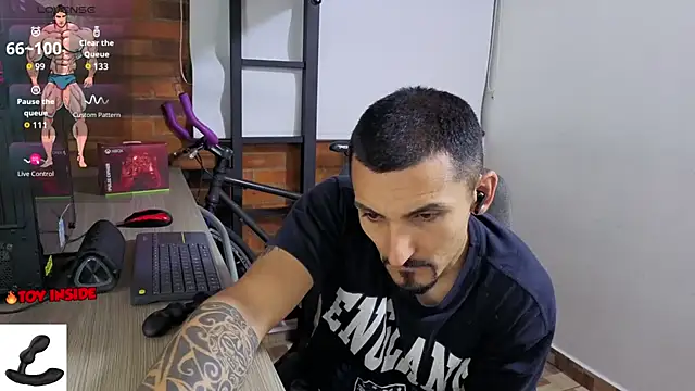 Snapshot of Marck_Muscle chatting on 07/19/26, 03:54 Marck Muscle online show from 07/19/26, 03:54
